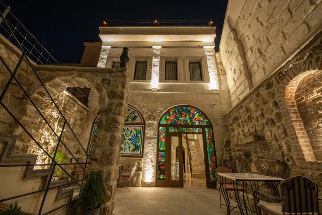 Foremanson Cave Hotel