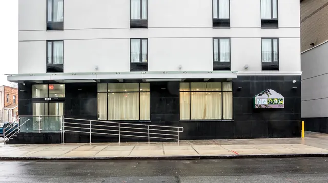 LeTap Inn JFK Airport