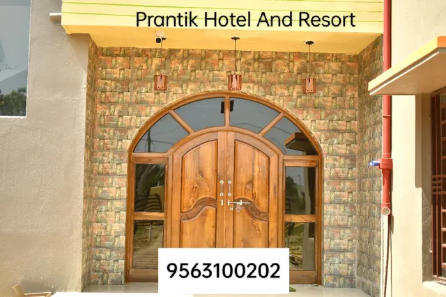 Prantik Hotel & Resort