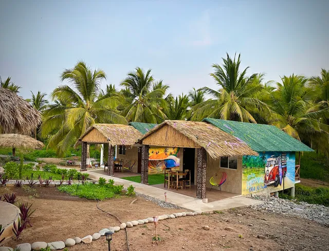 Casas Las Palmas - Bungalows y Casas de renta en Playa la Saladita Surf