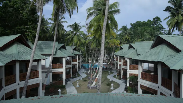 Sandyy Wavess Beach Resort