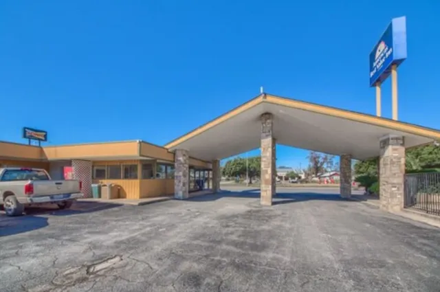 Americas Best Value Inn Uvalde