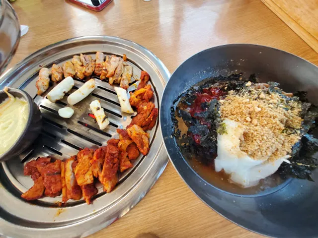 금강산 숯불 닭갈비 막국수
