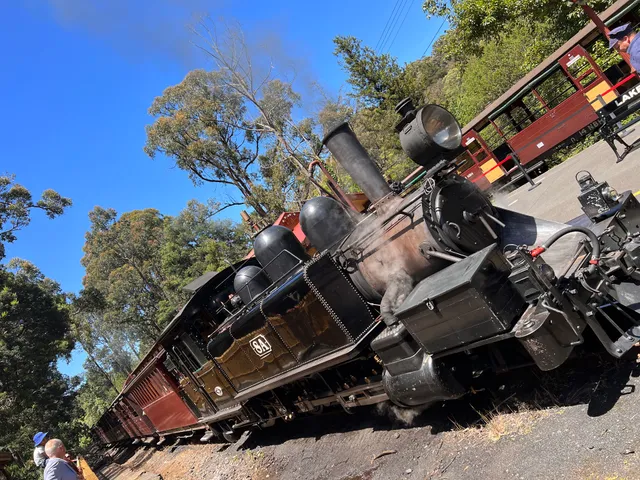 Lakeside Railway Station - Puffing Billy Railway