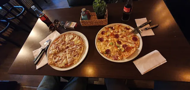 Pizza & Burger Bulls