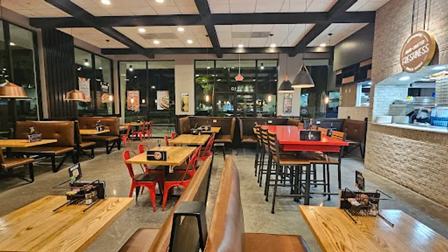 Flippers Pizza O-Town West