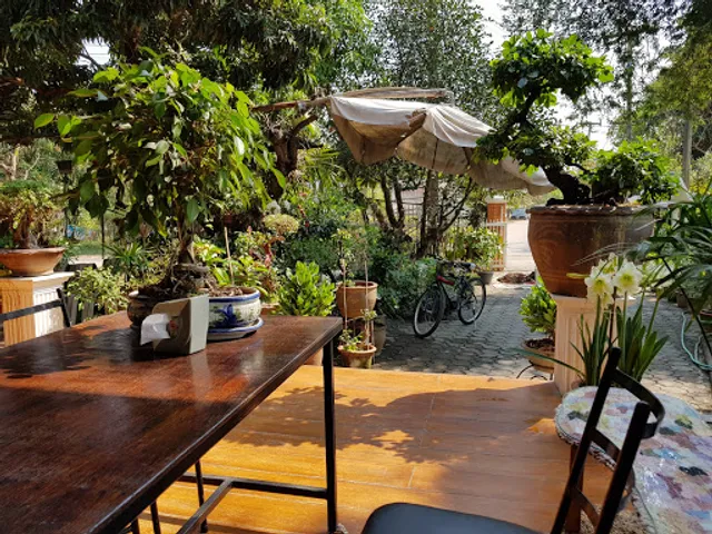 I Eat Thai Eatery and Cafe