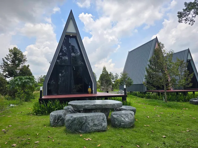 Love at Banna homestay & glamping (รัก ณ บ้านนา โฮมสเตย์ แอนด์ แกลมปิ้ง)