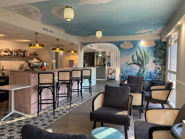 Gigi Tavola Saint Isidore