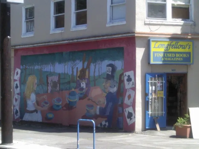 Longfellow's Bookstore & Magazines