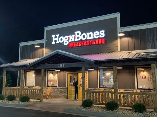 Hog-N-Bones Leesburg
