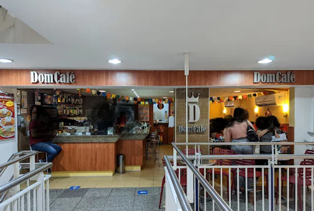 Dom Café