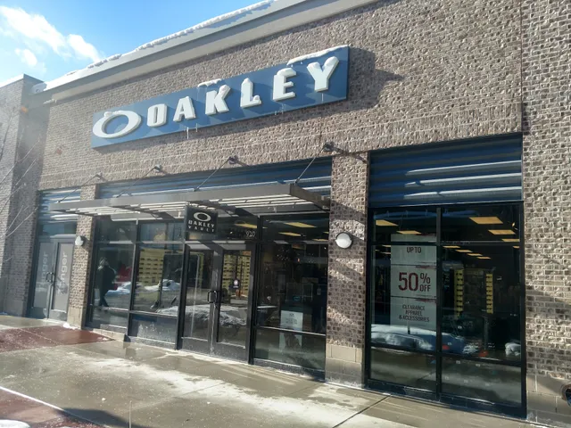 OAKLEY VAULT