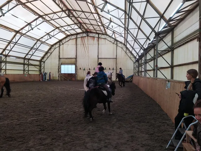 Ekologo-Prosvetitel'skiy Tsentr "Konnyy Dvor" Terletskiy