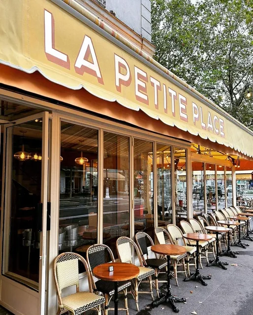 La Petite Place Paris 12