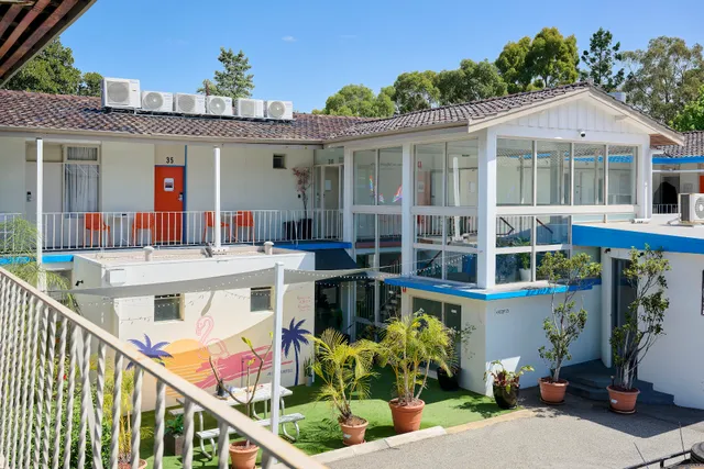 Bailey's Parkside Motel