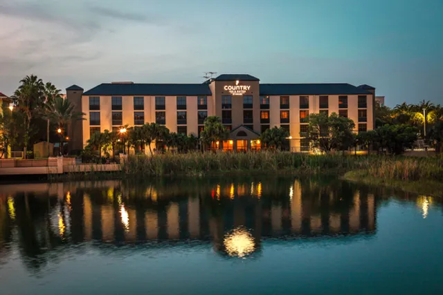 The Palms Inn & Suites Kendall Miami