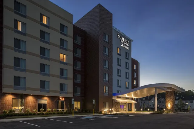 Fairfield by Marriott Inn & Suites Pittsburgh North/McCandless Crossing