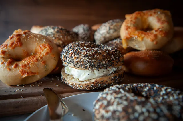 Leña Pizza + Bagels