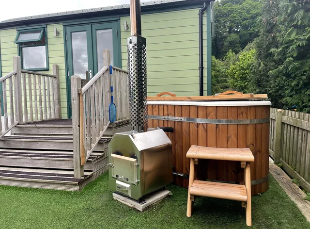 Erw Glas Glamping and Camping