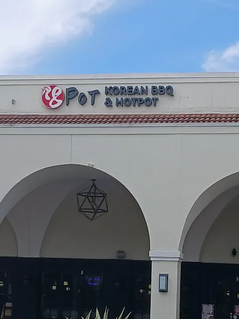 8 Pot Korean BBQ & HotPot