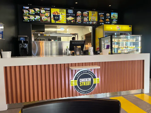 Chicken Street Saint-Etienne Naan & Fried Chicken