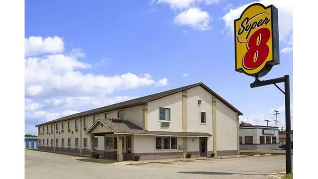 Super 8 by Wyndham Blackwell