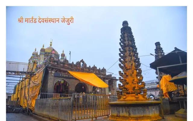 Malhar Lodge. Jejuri near s.t stand