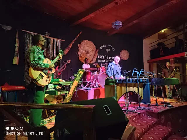 የአፍሪካ ጃዝ መንደር | African Jazz Village