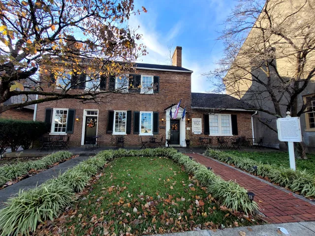 Kentucky Bourbon House - Colonel's Cottage Inns