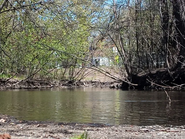 Minnehaha Creek Park
