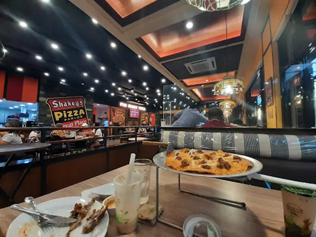Shakey's Pizza Parlor