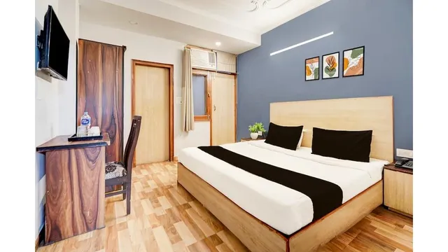 Collection O Sector 20 Noida