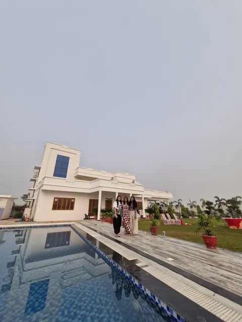 Shahi Bhavan Resort