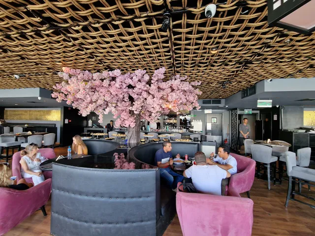 Yogi Restaurant & Lounge