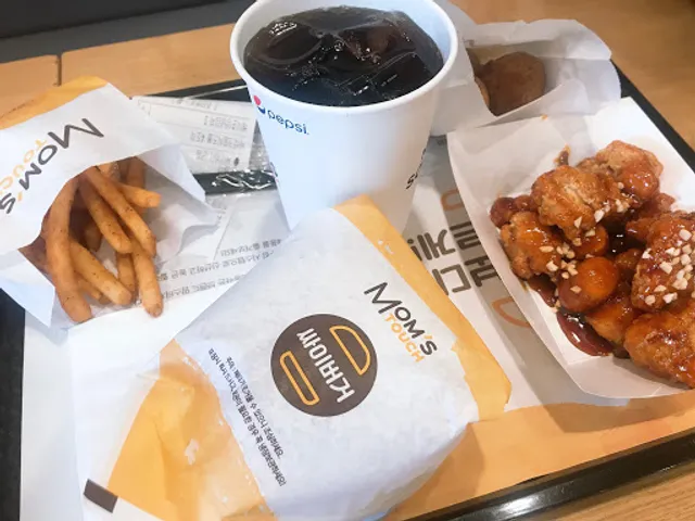 맘스터치 신영통점