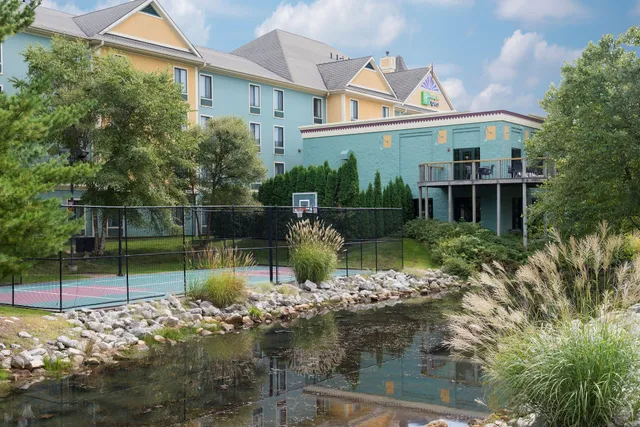 Holiday Inn Express Holland by IHG