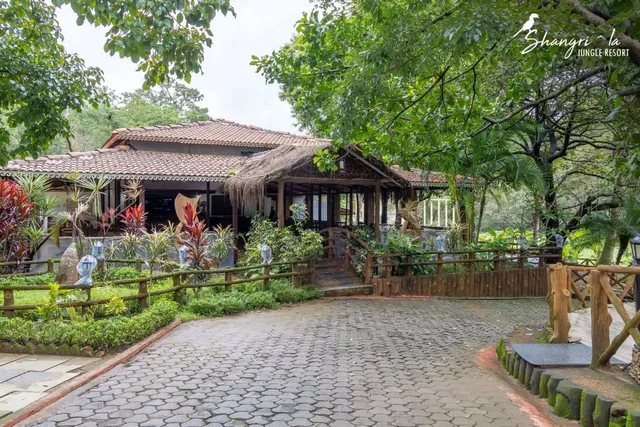 Shangri-La Jungle Resort