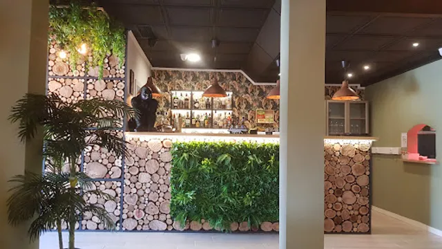 Fora da Vila-Tapas e Vinhos