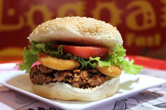 Logoalli Fast Food - Frango no box e Burguers