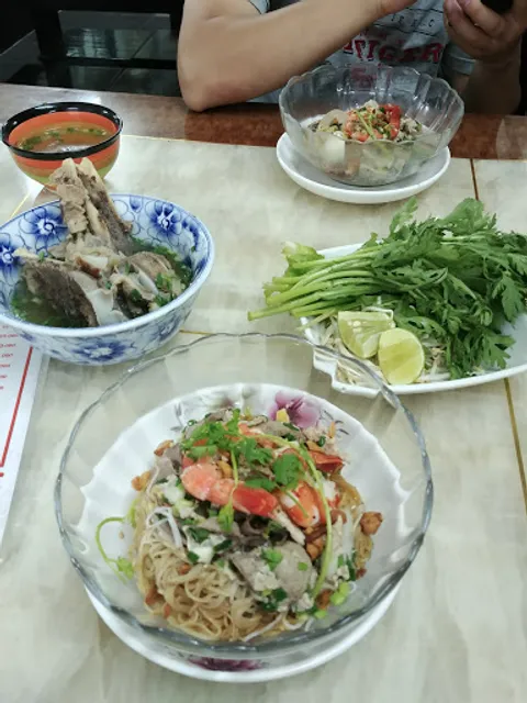 Lien Hua Noodles & Bao