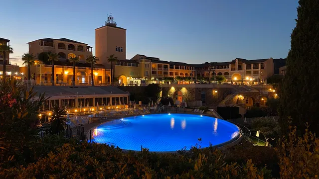 CAP ESTEREL Allée des Fleurs
