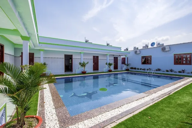 Nguyên Toàn Hotel (Khách sạn bình dân)