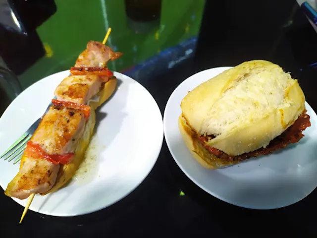 Cafetería Cinco Arcos