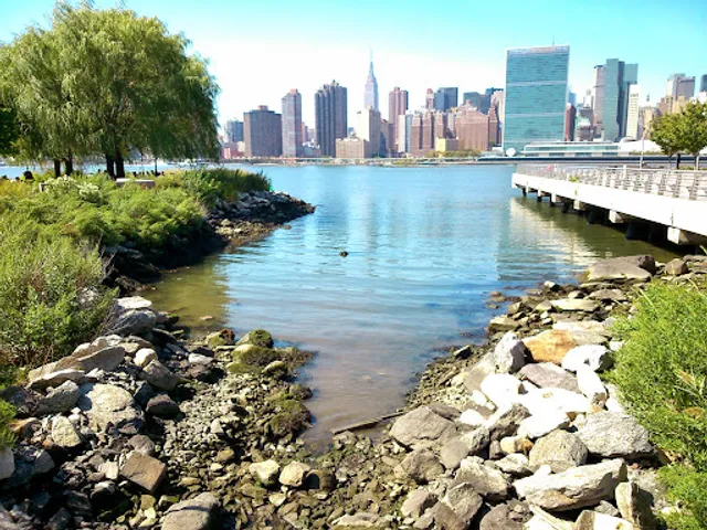 Gantry Plaza State Park
