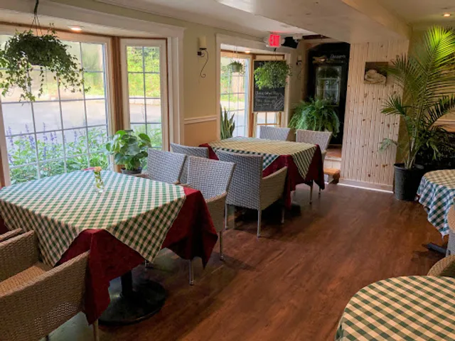 Wolf & Spice Restaurant