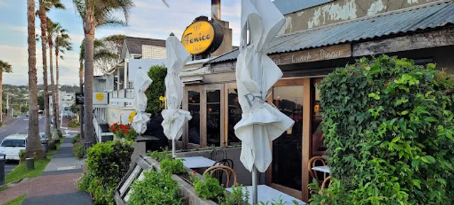 Fenice Cafe & Restaurant
