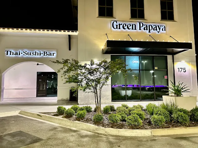 Green Papaya Thai & Sushi (210 Location)