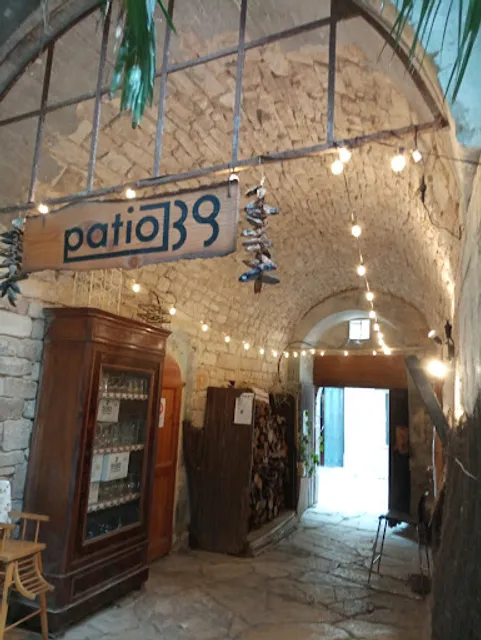 Patio 39