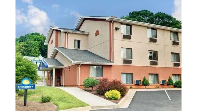 Days Inn by Wyndham Torrington